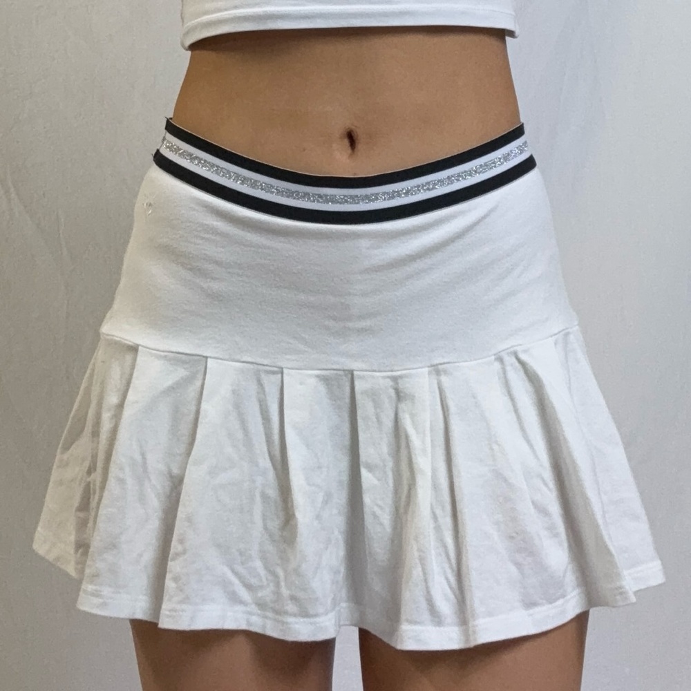 White Pleated Mini Skirt with Contrast Waistband